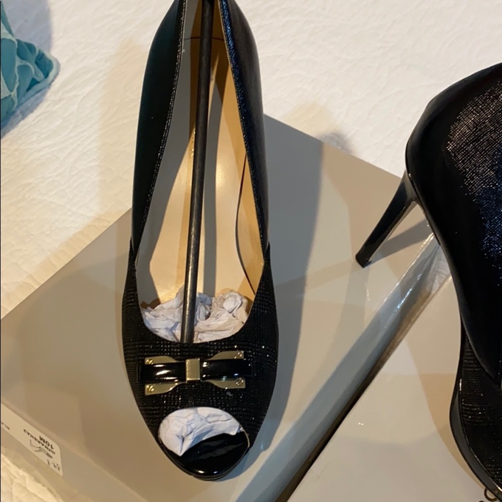 Heels - Picture 3 of 4